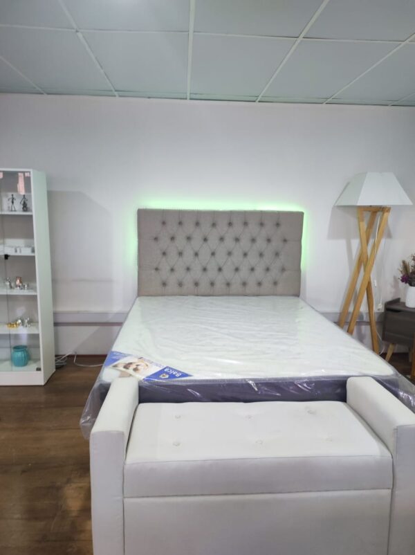 WhatsApp-Image-2024-02-20-at-6.42.10-PM.jpeg Respaldo de cama 2 plaza con luces LED